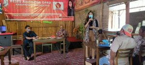 Gelar Reses, Sally Atyasasmi Bagikan Bibit Buah dan Sayur 