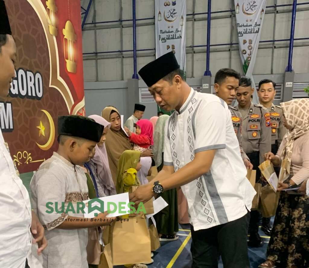 Sat Sabhara Polres Bojonegoro Bagikan Takjil dan Santunan Anak Yatim