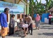 Baksos dalam Rangka HUT Bhayangkara ke 78, Polsek Padangan Bagikan Paket Sembako