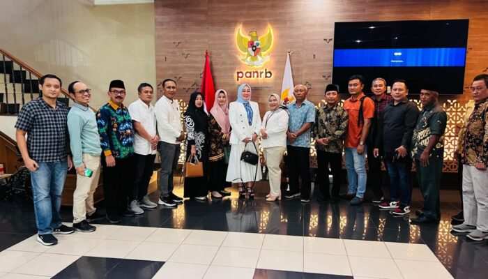 Tri Astuti Perjuangkan Nasib Tenaga Non-ASN di Bidang Pendidikan dan Kesehatan