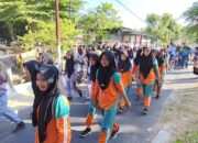 MTsN 2 Tuban Turut Sukseskan Jalan Sehat HUT ke-79 RI di Punggulrejo