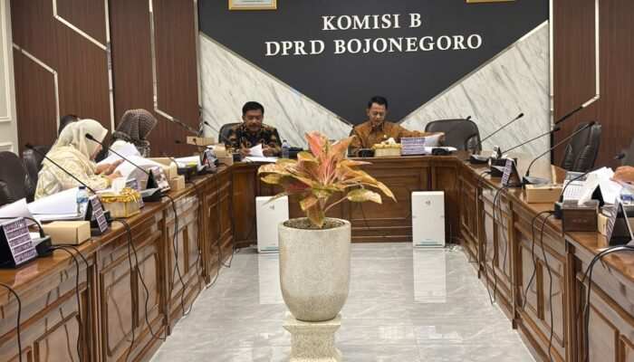 Fasilitasi Gubernur Terkait Raperda Penanaman Modal: Pansus II DPRD Bojonegoro Matangkan Regulasi