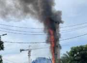 Menara Masjid Agung Darussalam Bojonegoro Hangus Terbakar, Penyebab Belum Diketahui