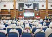 Bupati dan Kakankemenag Tuban Berangkatkan Jemaah Haji Kloter 68