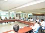 Wapres Pimpin Rapat Koordinasi Penanganan Banjir di Tuban, Tekankan Perbaikan Infrastruktur dan Antisipasi Penyakit